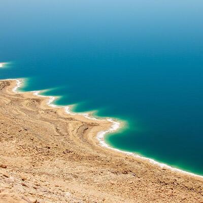 Mineral mud and sunset over the Dead Sea, Jordan (photo 1)