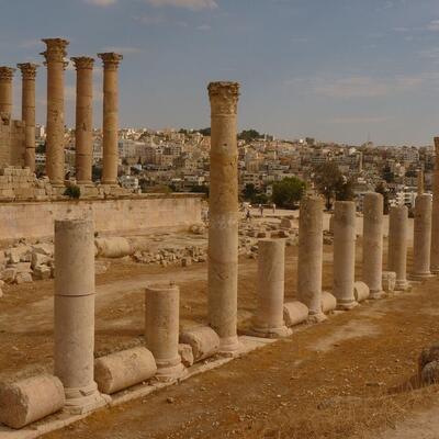 Colonnaded Cardo Maximus street, Jerash, Jordan (photo 2)