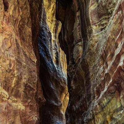 The Siq canyon entrance walk, Petra, Jordan (photo 3)